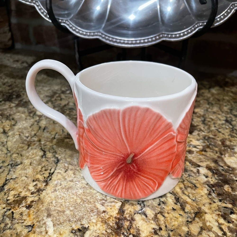 Potter’s Studio oversize 3d hibiscus floral mug - Brand new! - Picture 3 of 5